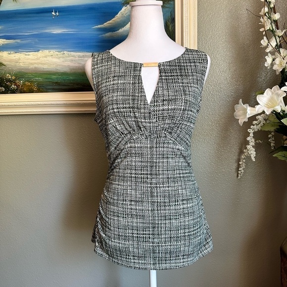 White House Black Market Sleeveless Blouse Size Small - Picture 17 of 17